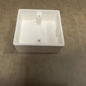 Caixa de tomada de plástico para isolamento de paredes, caixa de tomada de pvc para conduíte elétrico, caixa subterrânea profunda de 33 mm, UK 1 gang