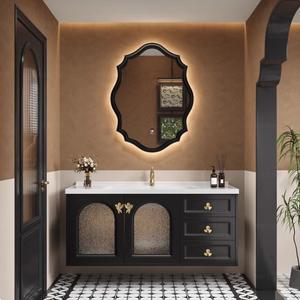 Meuble de salle de bain sculpté de style français, avec miroir intelligent et vasque intégrée en céramique, fabrication sur mesure - Product Image 5