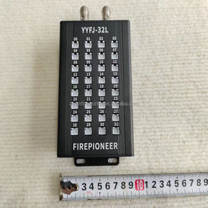Sistema di Accensione Pirotecnica a Freddo LED YYF J-32SL a 12 Canali con Telecomando, Certificato CE, Sicuro per Esterni, Fuochi d'Artificio in Plastica per Capodanno - Product Image 2