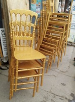 Chaises de mariage en plastique transparentes en acrylique doré empilables robustes en gros pour les événements