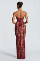 Robe longue traînante sans bretelles en dentelle transparente patchwork sept couleurs Ramadan 2026
