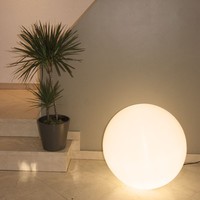 Lampes de jardin sphériques électriques à LED éclairées en extérieur avec corps en plastique