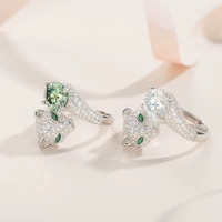 Nouvelle bague ajustable tendance en forme de léopard, couleur D, avec moissanite verte de 2 carats pour femme, idéale pour les fiançailles et les occasions spéciales
