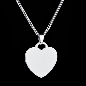 Collana a Forma di Cuore in Acciaio Inossidabile Personalizzabile con Incisione Laser di Foto, Nome o Logo per Donna - Product Image 4