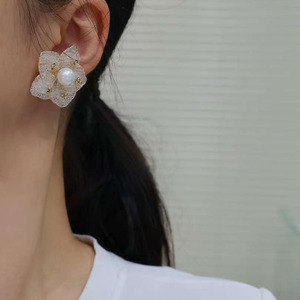 14K Gold Filled Wire‑Net Flower Stud <b>Earrings</b>, Italian Textile Weave Craft 9‑10mm Nucleated Edison Freshwater Pearl - Product Image 4