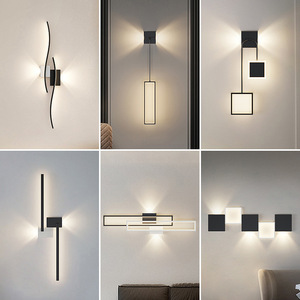 Lámpara de Pared LED Moderna de Lujo con Construcción de Aleación de Aluminio, Diseño Minimalista Regulable para Dormitorio y Sala de Estar - Product Image 2