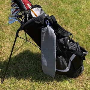 Toallas de Limpieza para Bolsas de Golf Grandes con Logotipo Personalizado, Toalla Deportiva de Microfibra con Tejido Waffle y Clip de Mosquetón - Product Image 6