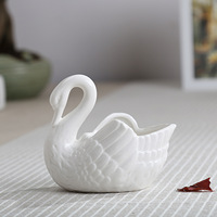 Décoration de cygne en céramique avec logo personnalisé pot de fleurs hydroponique artisanat créatif rangement de bureau cadeau bougie en céramique