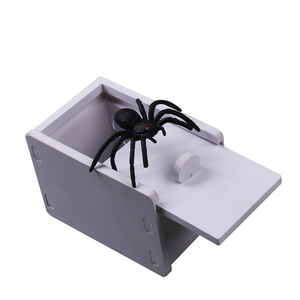 Caja de Madera para Bromas con Arañas, Juguete de Miedo con Insectos, Caja de Miedo con Arañas y Lagartos al por Mayor - Product Image 5