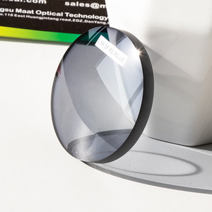 1.56 राउंड सेगमेंट फोटो ग्रे UC मल्टीफोकल फोटोक्रोमिक रेसिन ऑप्टिकल लेंस के साथ आंखों के चश्मे के लिए 98-99% ट्रांसमीटर - Product Image 3