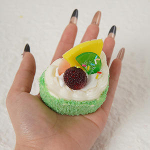 Imán de nevera con forma de corazón realista y esculpible de PU, copos de coco simulados, imán de nevera con forma de pastel de crema de mousse - Product Image 2