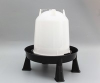 Abreuvoir portable pour oiseaux Berys 14L rouge/blanc, abreuvoir pour volailles avec pieds, état neuf, matériau plastique PP, garantie 1 an