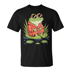 T-shirt unisexe pour adulte à manches courtes et col rond avec impression numérique promotionnelle, motif grenouille décontractée en robe et lunettes de soleil sur une feuille de lotus - Product Image 2