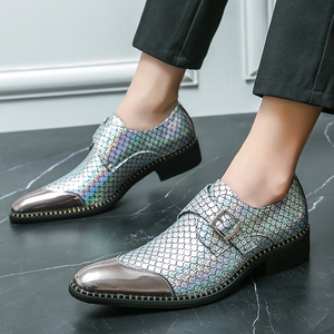 Prodotti di Tendenza 2025: <span class=keywords><strong>Scarpe</strong></span> Eleganti da <span class=keywords><strong>Uomo</strong></span> in PU Lucido Oro e Argento con Fibbia Metallica a Punta per Matrimoni e Feste - Product Image 4