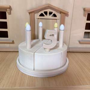 Jouets en bois créatifs et naturels pour enfants et tout-petits : gâteau de jeu d'imitation coloré pour cadeaux d'anniversaire et jeux de fête - Product Image 3