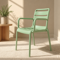 Chaise de salle à manger empilable en plastique épaissi avec accoudoirs, design moderne et épuré, pour l'extérieur, la maison et les hôtels