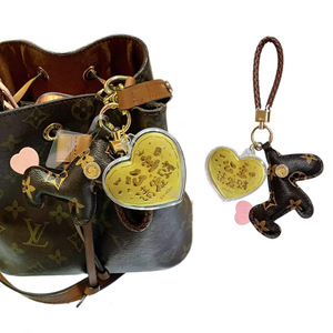 Llavero con forma de corazón de metal dorado, diseño de caballo, moderno, de dibujos animados, regalo para el Festival Qixi, Día de San Valentín 520 - Product Image 1