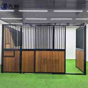 Porte avant de box équestre préfabriquée de 12 pieds, en acier thermolaqué, classique et luxueuse, pour écurie de <span class=keywords><strong>chevaux</strong></span> - Les <span class=keywords><strong>Chevaux</strong></span> - Product Image 1