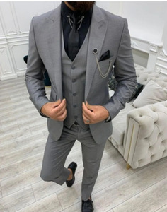 Ensemble de costumes pour hommes formels 3 pièces avec veste à revers en pointe, gilet, pantalon, élégant pour les occasions professionnelles, les soirées, les mariages - Product Image 3