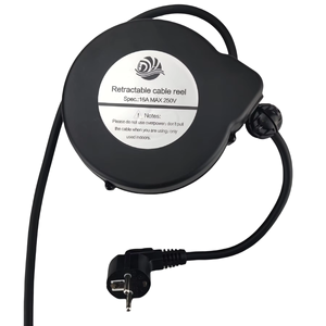 Enrollador de Cable Retráctil Impermeable de 4.5m con Carcasa de Plástico y Cable de Extensión IEC para Secador de Pelo - Product Image 1
