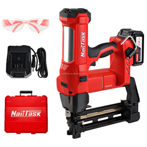 Engrapadora Inalámbrica para Cercas NailTask DCFS90 de 20V, Calidad Profesional, con Batería de 5.0AH, para Mallas de Gallineros y Corrales de Aves - Product Image 1