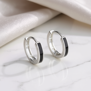 Pendientes Huggie de Oro Blanco E4007 con Engaste Geométrico, Joyería Clásica de Moda Unisex - Product Image 2