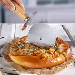 Резак для пиццы премиум класса из нержавеющей стали резак для пиццы супер острый слайсер с деревянной ручкой резак для пиццы - Product Image 4