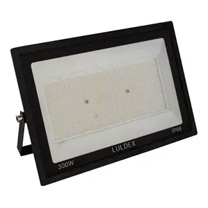 Projecteur LED extérieur 300W, blanc chaud, lot de 3, montage mural, aluminium, IP65, certifié ETL, garantie 5 ans, marque LUXEE, 36000LM, haute efficacité - Product Image 4