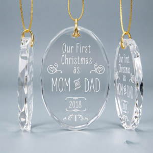 Ornamento in Cristallo Trasparente Rotondo Personalizzato con Incisione, Il Nostro Primo <span class=keywords><strong>Natale</strong></span> Come Genitori, Ricordo Speciale - Product Image 6