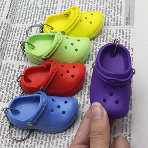 Dễ Thương <span class=keywords><strong>3D</strong></span> Mini quyến rũ làm tắc nghẽn Giày Móc Chìa Khóa mùa hè đầy màu sắc Giày <span class=keywords><strong>3D</strong></span> bãi biển lỗ nhỏ croc-phong cách giày <span class=keywords><strong>Keychain</strong></span> - Product Image 2
