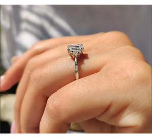 Impresionante anillo de diamante cultivado en laboratorio con claridad brillante, perfecto para propuestas, aniversarios y ocasiones especiales de la India - Product Image 3