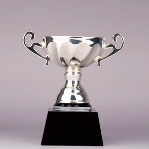 Trofei Personalizzati in Cristallo e Metallo Ecologici con Logo Stampato UV per Medaglie Sportive Mondiali e Campioni dei Bambini - Product Image 3