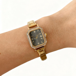 Montre élégante pour femme avec un design carré et des accents de diamants, bracelet de montre DIY, montre à quartz, montre-bracelet pour femme assortie - Product Image 4