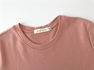 Maglietta slim fit da donna a maniche corte ricamata in bianco con stampa personalizzata in morbido cotone 100% di alta qualità - Product Image 6