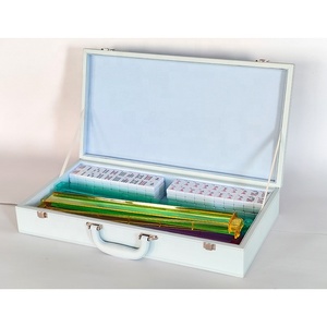 Jeu de tuiles de Mahjong américain classique, 166 tuiles sculptées colorées à 4 couches au design créatif, étui de voyage portable en cuir vintage classique - Product Image 4