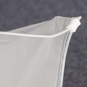 ถุงซิปล็อคใส่เสื้อผ้าแบบกำหนดโลโก้เองได้ ผลิตจากวัสดุรีไซเคิล  สำหรับจัดส่งและบรรจุภัณฑ์เสื้อผ้า - Product Image 6