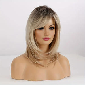 Perruque en soie domestique à <span class=keywords><strong>cheveux</strong></span> raides <span class=keywords><strong>mi</strong></span>-longs, <span class=keywords><strong>frange</strong></span> en huit, dorée, vente chaude transfrontalière européenne et américaine - Product Image 4