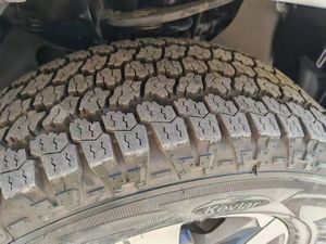 Furgoneta de Lujo de Alta Calidad, 4x4, Diésel, Manual, en Existencia - Product Image 6