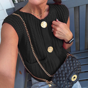 Gilet en tricot coréen à col en V, élégant et tendance, avec boucle plaquée or, à porter en intérieur ou en extérieur, maille standard - Product Image 2
