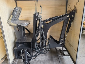 Accessoires de pelle rétrocaveuse COUGARS pour mini-chargeuse compacte, chargeuse sur chenilles, chargeuse sur roues - Product Image 2