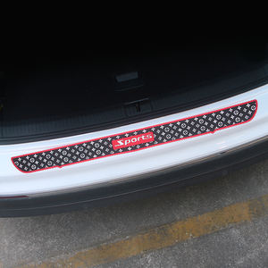 Bande <span class=keywords><strong>de</strong></span> <span class=keywords><strong>protection</strong></span> <span class=keywords><strong>de</strong></span> <span class=keywords><strong>coffre</strong></span> <span class=keywords><strong>de</strong></span> <span class=keywords><strong>voiture</strong></span> OEM, <span class=keywords><strong>protection</strong></span> universelle <span class=keywords><strong>de</strong></span> seuil en PVC avec autocollant décoratif pour seuil <span class=keywords><strong>de</strong></span> porte - Product Image 4