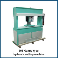 Machines de production du cuir, presse de découpe de semelles et machine de découpe de dessus