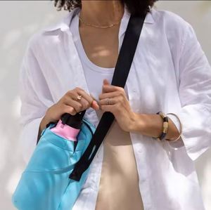 Échantillon gratuit : Pochette de transport pour bouteilles d'eau de sport, sacoche isotherme en néoprène pour camping en plein air, sac bandoulière ou sac de poitrine - Product Image 2