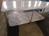 Table commerciale d'acier inoxydable de fabrication en acier de cuisine avec le sous-plateau et les roues pour l'usage de hôtel et de restaurant