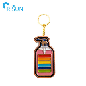 Porte-clés en émail en forme <span class=keywords><strong>de</strong></span> <span class=keywords><strong>flacon</strong></span> <span class=keywords><strong>de</strong></span> shampoing, <span class=keywords><strong>de</strong></span> gel douche ou <span class=keywords><strong>de</strong></span> produits <span class=keywords><strong>de</strong></span> <span class=keywords><strong>toilette</strong></span>, avec logo personnalisé, pour promotion - Product Image 3