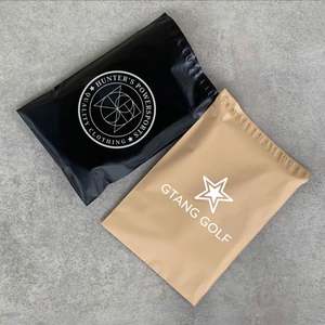 Enveloppes en polyéthylène personnalisées avec logo imprimé, recyclables, pour l'expédition de chaussettes, de vêtements, enveloppes en polyéthylène - Product Image 1