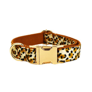 Elegante <span class=keywords><strong>Collare</strong></span> per Cani in Velluto con Stampa Leopardata e <span class=keywords><strong>Nome</strong></span> Personalizzato, Pettorina H, Papillon, Guinzaglio, Porta Sacchetti Igienici - Product Image 4