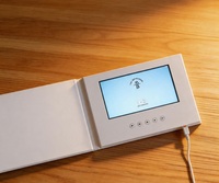 Folleto de Video Personalizable de 7'' con Pantalla LCD de Alta Resolución y Reproducción de Video HD para Tarjetas de Felicitación Medianas