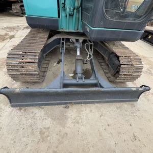 Excavatrice Kobelco 75, 7 tonnes, d'occasion, faible consommation de carburant, modèle 2025, godet de 0,35 m, puissance de 48,5 kW, 0 à 2000 heures - Product Image 3