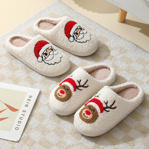 Motif de dessin animé cadeau de noël arbre de noël père noël wapiti pain d'épice homme chaud femmes peluche coton maison pantoufles - Product Image 3